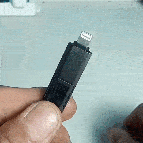 Breloc 4 in 1 USB-C cu Display Digital